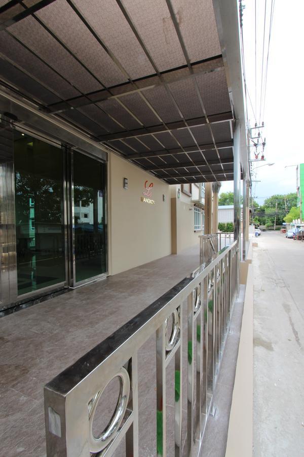 Le Bangkok Hotel Exterior photo