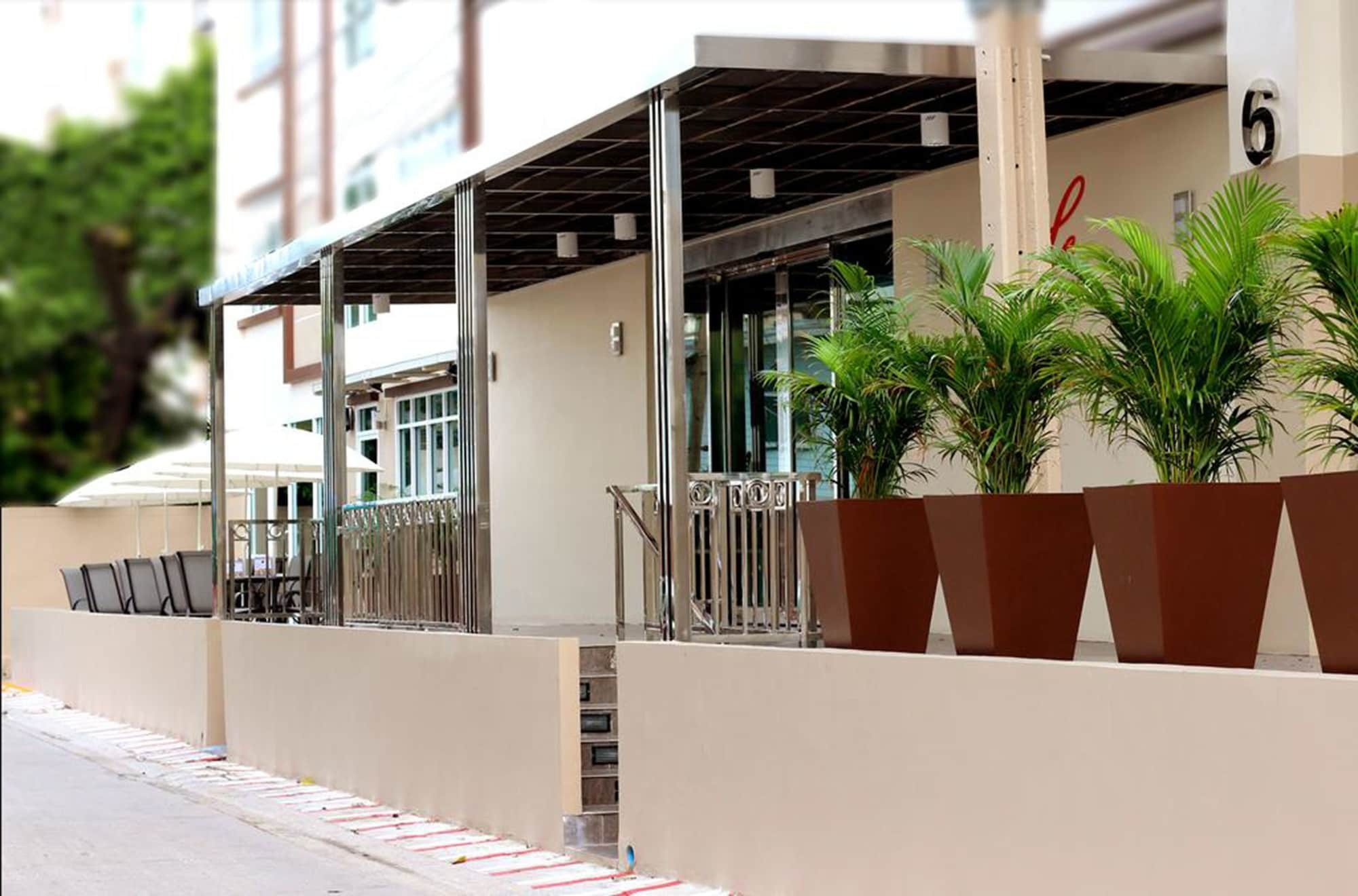 Le Bangkok Hotel Exterior photo